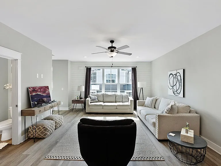 Westside Circle 11