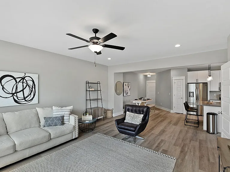 Westside Circle 14